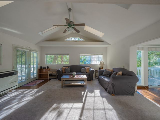 233 Corona, Lake Arrowhead, CA 92352