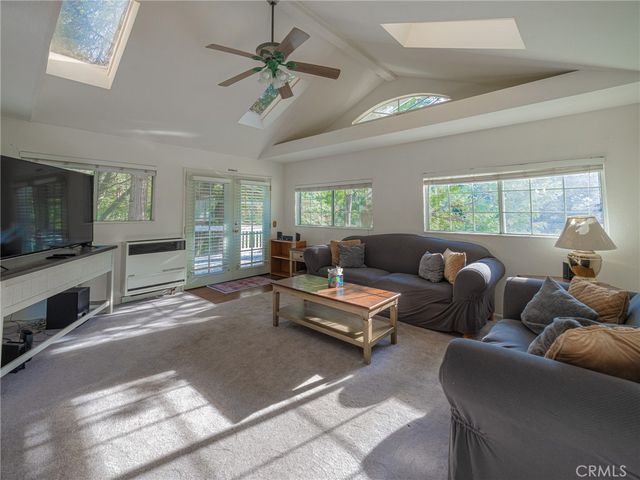 233 Corona, Lake Arrowhead, CA 92352