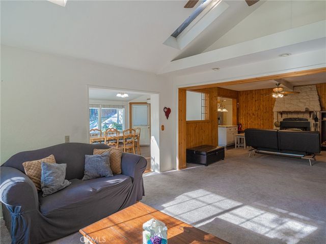 233 Corona, Lake Arrowhead, CA 92352