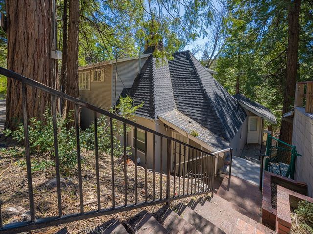 233 Corona, Lake Arrowhead, CA 92352
