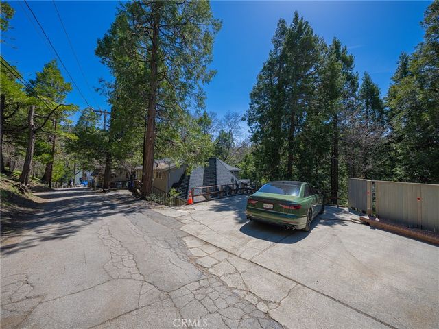 233 Corona, Lake Arrowhead, CA 92352