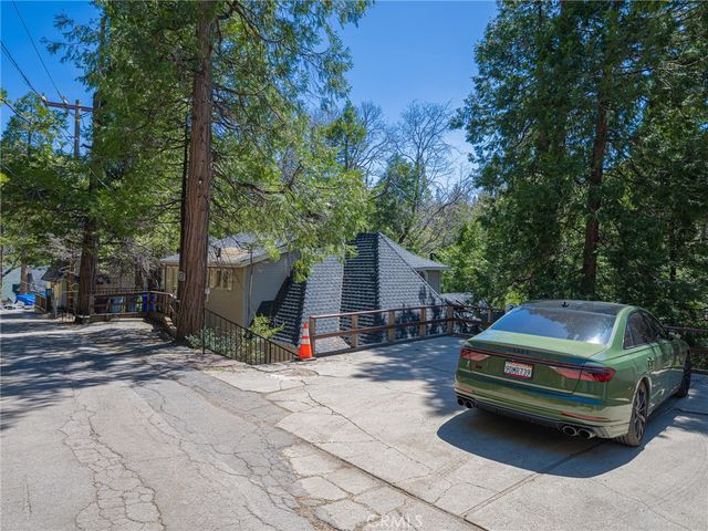 233 Corona, Lake Arrowhead, CA 92352