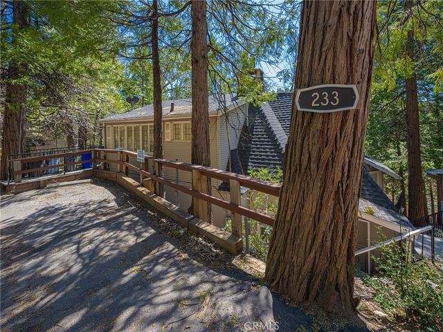 233 Corona, Lake Arrowhead, CA 92352