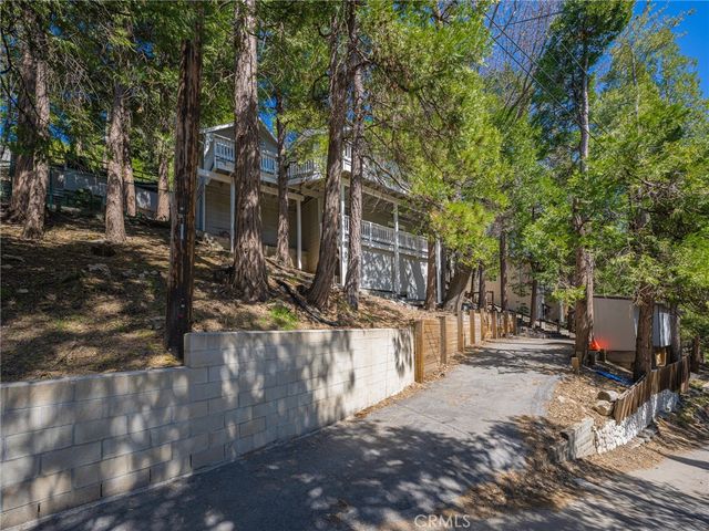 233 Corona, Lake Arrowhead, CA 92352