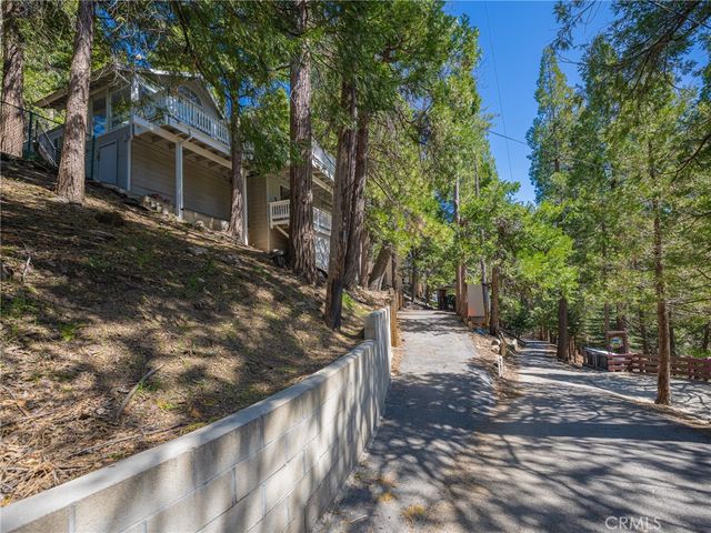 233 Corona, Lake Arrowhead, CA 92352