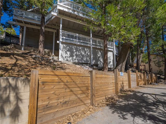 233 Corona, Lake Arrowhead, CA 92352