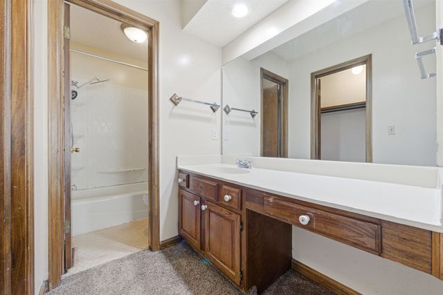 1462 S Goebel Cir, Wichita, KS 67207