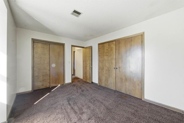 1462 S Goebel Cir, Wichita, KS 67207