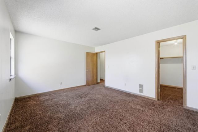 1462 S Goebel Cir, Wichita, KS 67207