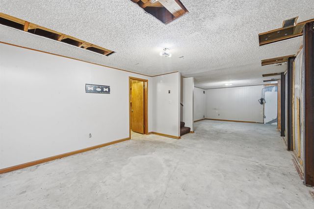 1462 S Goebel Cir, Wichita, KS 67207