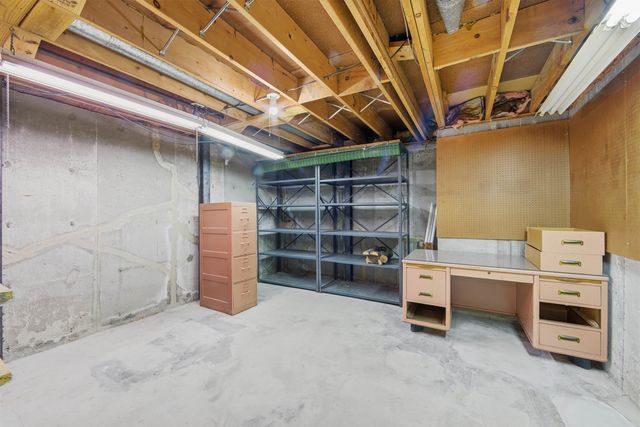 1462 S Goebel Cir, Wichita, KS 67207