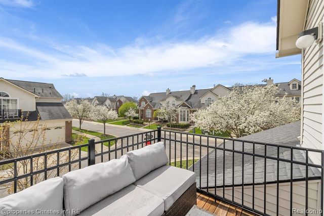 16204 Caitlin Circle, Walled Lake, MI 48390