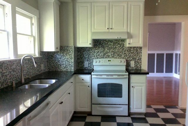 1284 N Ferger Avenue, Fresno, CA 93728