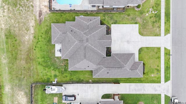 7303 Lillie Dr, Denham Springs, LA 70706