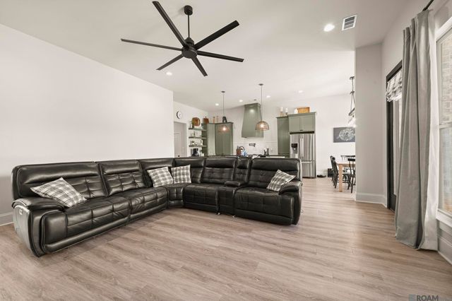 7303 Lillie Dr, Denham Springs, LA 70706