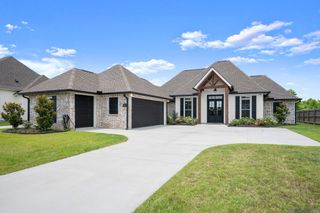 7303 Lillie Dr, Denham Springs, LA 70706