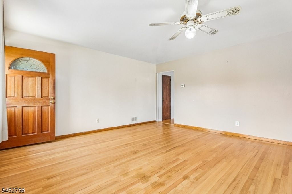 124 Sonora Ave, Woodbridge Twp., NJ 08830 — photo 3