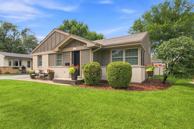 534 E PARK Avenue, Elmhurst, IL 60126