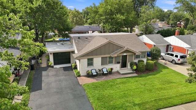 534 E PARK Avenue, Elmhurst, IL 60126
