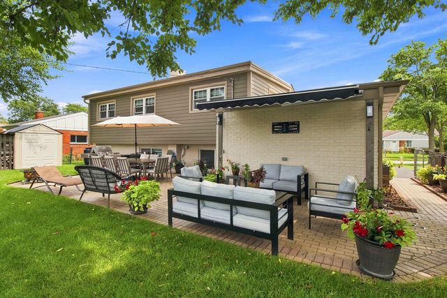 534 E PARK Avenue, Elmhurst, IL 60126