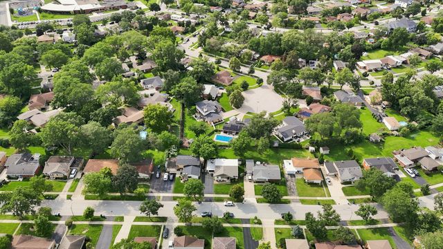 534 E PARK Avenue, Elmhurst, IL 60126