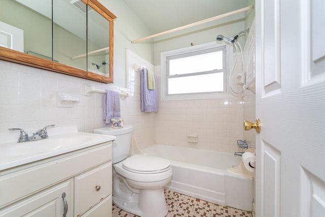 1386 Borgstrom Avenue, Ypsilanti, MI 48198