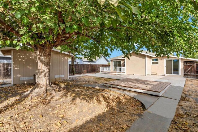 1015 Hall Avenue, Corcoran, CA 93212