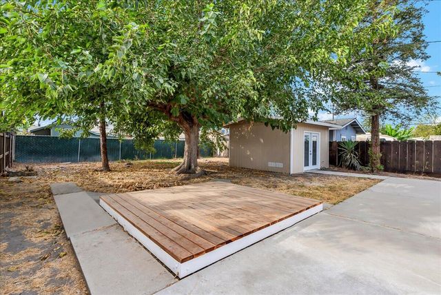 1015 Hall Avenue, Corcoran, CA 93212