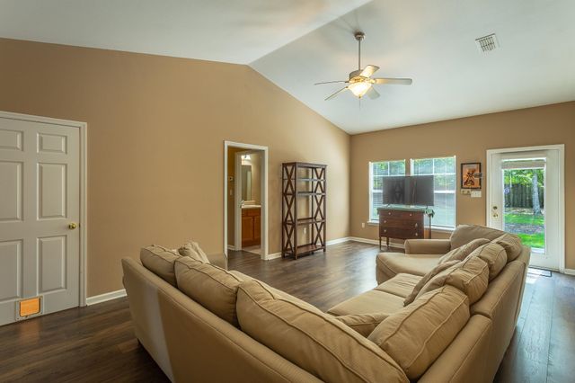 15 Amy Lane, Crawfordville, FL 32327