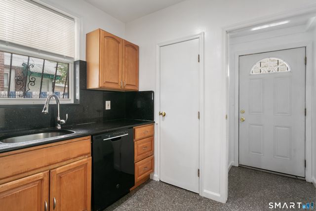 372 Dover Street, Bridgeport, CT 06610