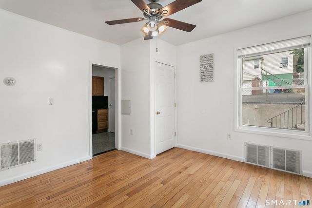 372 Dover Street, Bridgeport, CT 06610
