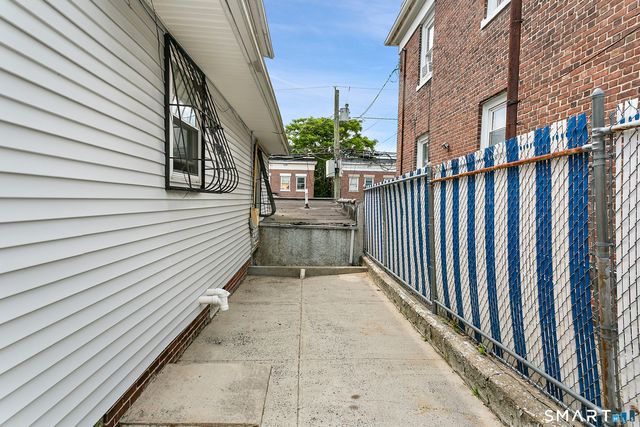 372 Dover Street, Bridgeport, CT 06610