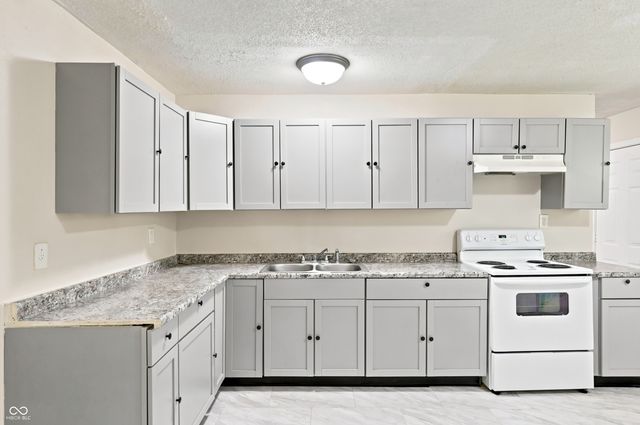 8619 Montery Road, Indianapolis, IN 46226