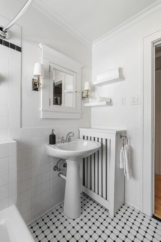 2790 Dean Parkway, Minneapolis, MN 55416