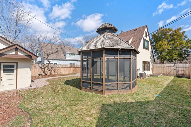 2790 Dean Parkway, Minneapolis, MN 55416