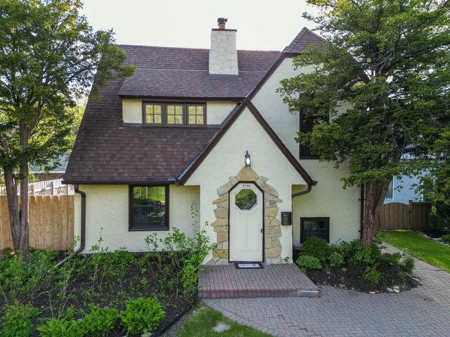 2790 Dean Parkway, Minneapolis, MN 55416