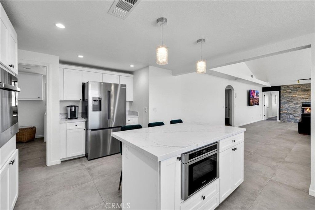 Image 13 of property listing at 6177 Mandarin Road, Yucca Valley, CA 92284