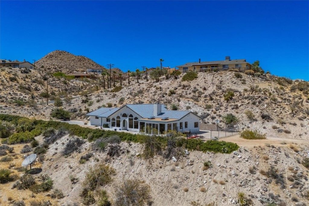 Image 2 of property listing at 6177 Mandarin Road, Yucca Valley, CA 92284