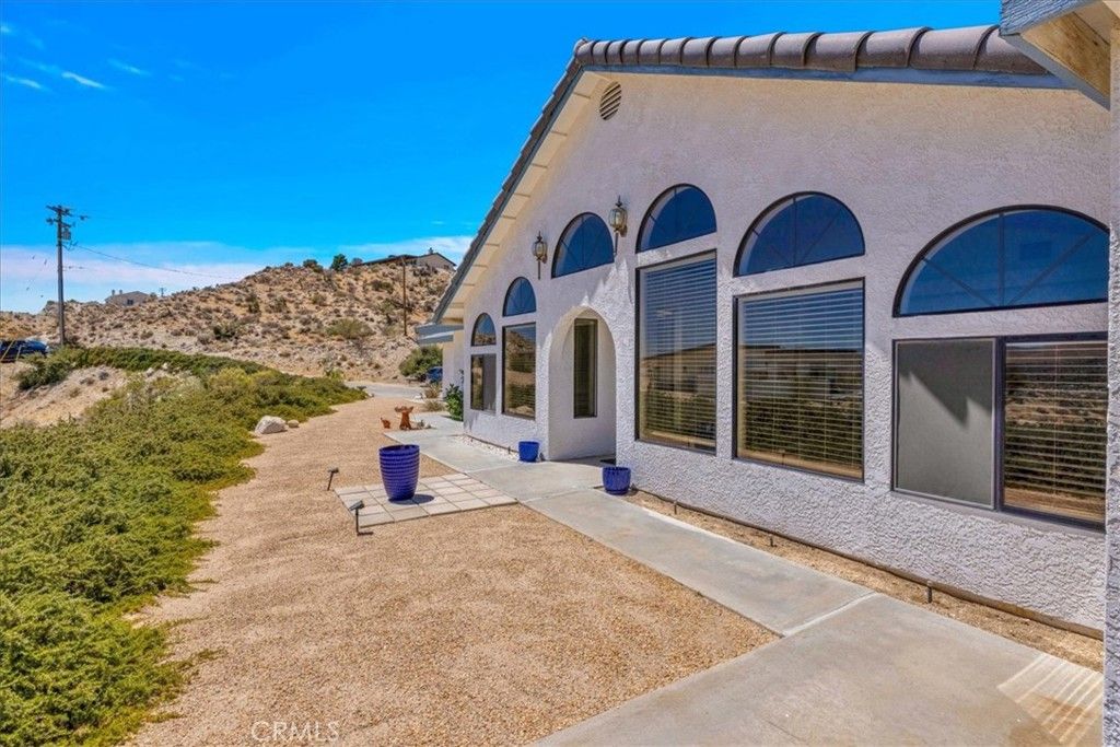 Image 3 of property listing at 6177 Mandarin Road, Yucca Valley, CA 92284