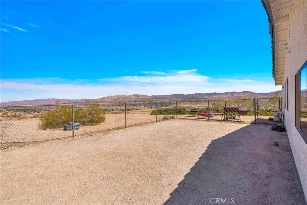 Image 33 of property listing at 6177 Mandarin Road, Yucca Valley, CA 92284