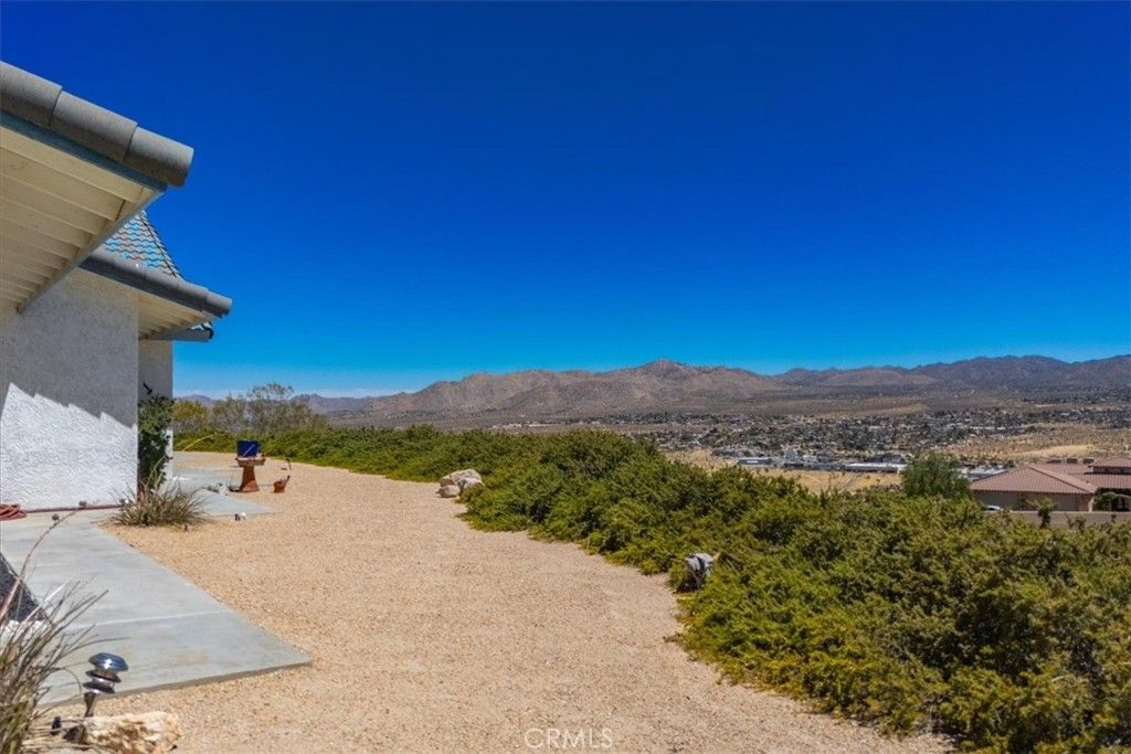 Image 38 of property listing at 6177 Mandarin Road, Yucca Valley, CA 92284