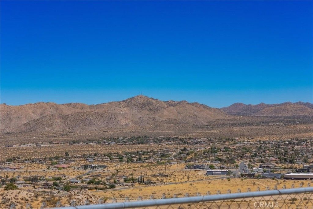 Image 45 of property listing at 6177 Mandarin Road, Yucca Valley, CA 92284