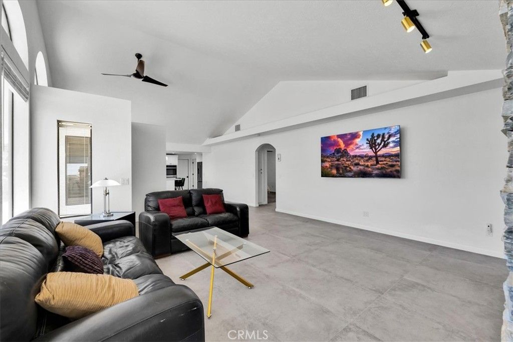 Image 8 of property listing at 6177 Mandarin Road, Yucca Valley, CA 92284
