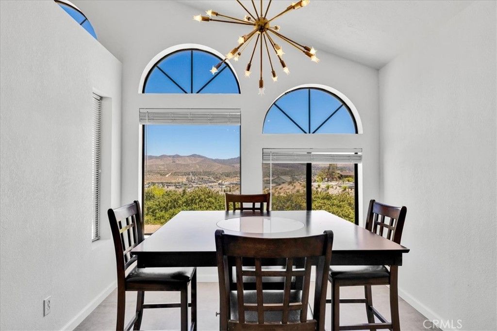 Image 9 of property listing at 6177 Mandarin Road, Yucca Valley, CA 92284