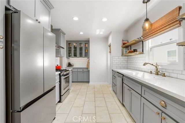 6042 Gundry Avenue, Long Beach, CA 90805