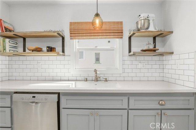 6042 Gundry Avenue, Long Beach, CA 90805