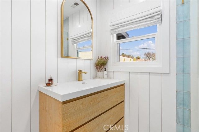 6042 Gundry Avenue, Long Beach, CA 90805