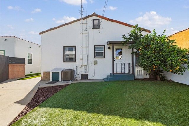 6042 Gundry Avenue, Long Beach, CA 90805