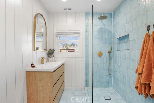 6042 Gundry Avenue, Long Beach, CA 90805