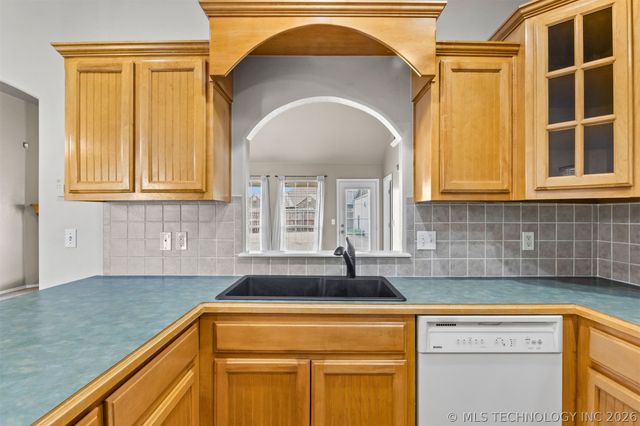 12183 N 108th East Avenue, Collinsville, OK 74021